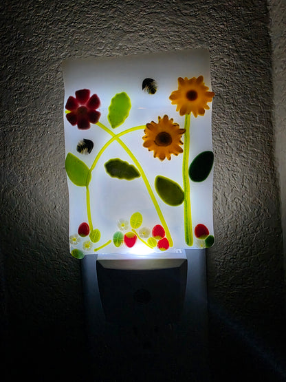 Handmade Fused Glass Garden Nightlight – LED Auto Sensor Flower, Strawberry & Bee Art
